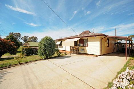 Property photo of 8 Boronia Crescent Karabar NSW 2620