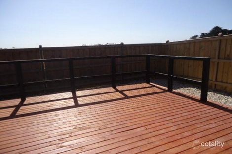 Property photo of 10 Alice Mary Road Cranbourne West VIC 3977