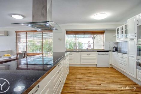 Property photo of 10 Hawker Close Kardinya WA 6163