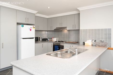 Property photo of 9 Osterley Street Bourkelands NSW 2650