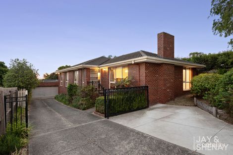 15 Inverness St, Endeavour Hills, VIC 3802