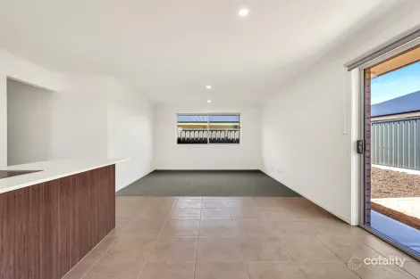 Property photo of 3 Ruby Crescent Munno Para Downs SA 5115