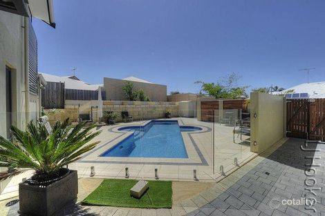 Property photo of 15 Bookleaf Loop Halls Head WA 6210