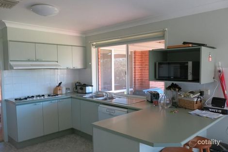 Property photo of 2 Minya Place Glenfield Park NSW 2650