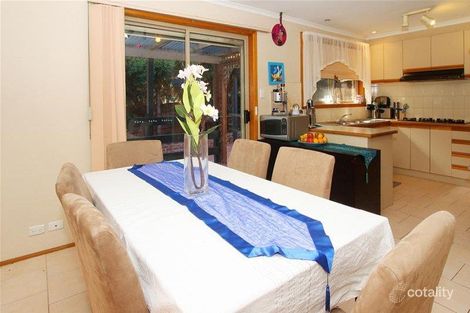 Property photo of 4 Hillas Court Mill Park VIC 3082