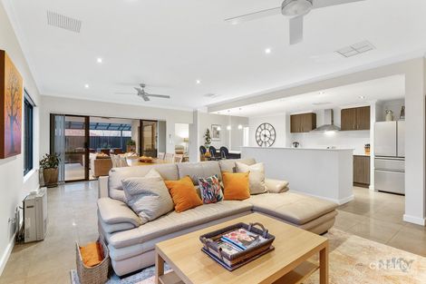 16 Dromedary Cres, Aveley, WA 6069