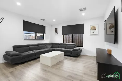 Property photo of 44 Apsley Drive Mickleham VIC 3064