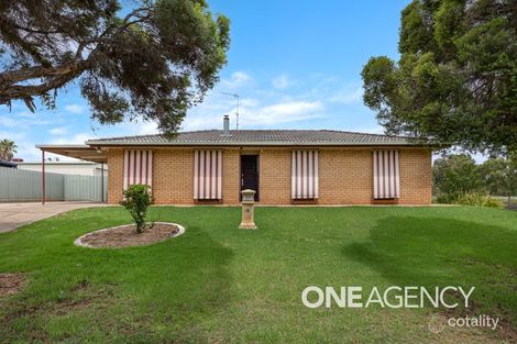 Property photo of 29 Truscott Drive Ashmont NSW 2650