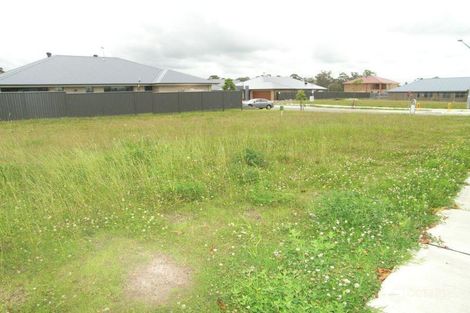 Property photo of 2 Fairlight Circuit Mardi NSW 2259