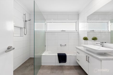 Property photo of 5 Byrd Court Mount Waverley VIC 3149