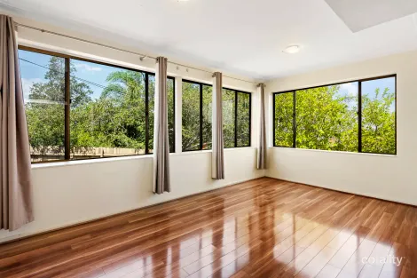 Property photo of 49 Warringah Road Narraweena NSW 2099