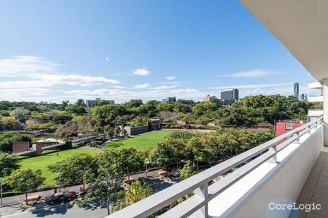 Property photo of 3023/3 Parkland Boulevard Brisbane City QLD 4000