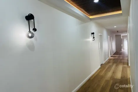 Property photo of 10 Stringybark Drive Donnybrook VIC 3064