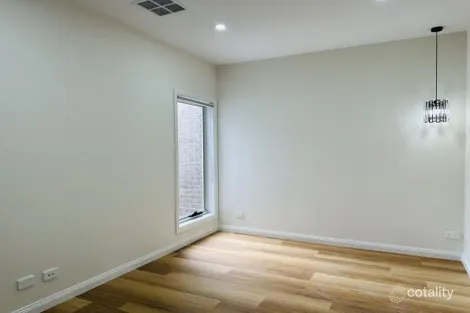 Property photo of 10 Stringybark Drive Donnybrook VIC 3064