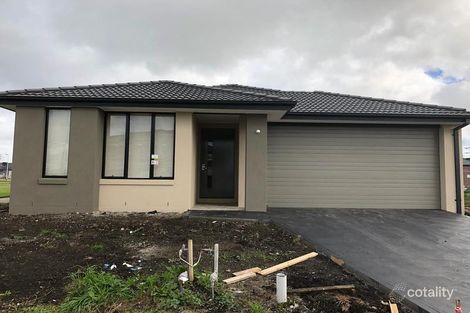Property photo of 23 Marshy Avenue Cranbourne East VIC 3977