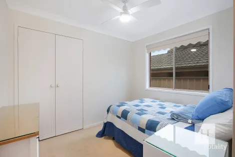 Property photo of 4 Tristram Close Lake Haven NSW 2263