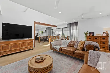 19 Morbani Rd, Rochedale South, QLD 4123