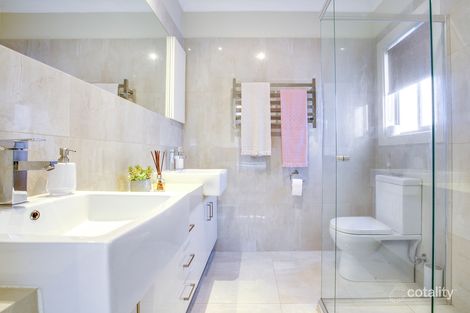 Property photo of 2/1 Mallacoota Court Taylors Lakes VIC 3038