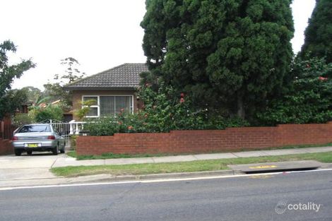 215 Old Windsor Rd, Northmead, NSW 2152
