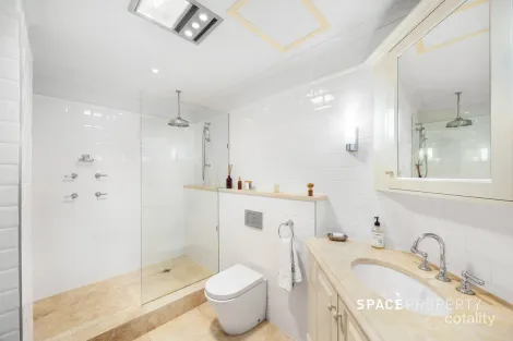 Property photo of 2A/217 Wickham Terrace Spring Hill QLD 4000