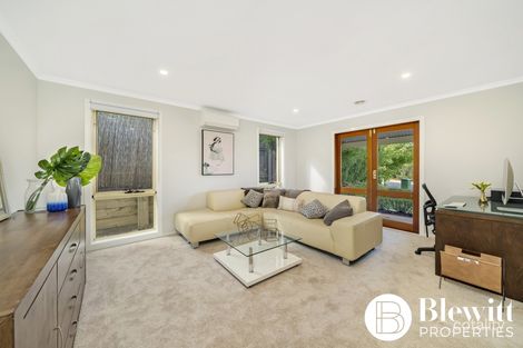 Property photo of 10 Breen Place Jerrabomberra NSW 2619