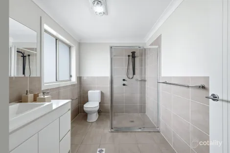 Property photo of 8 Owens Street Spring Farm NSW 2570