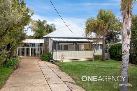 Property photo of 8 Bolger Avenue Mount Austin NSW 2650