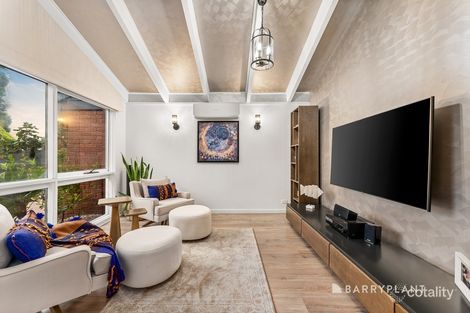 Property photo of 73 Veronica Crescent Mill Park VIC 3082