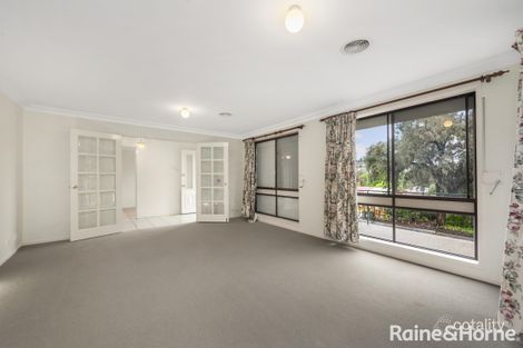 Property photo of 58 Holden Crescent Wanniassa ACT 2903