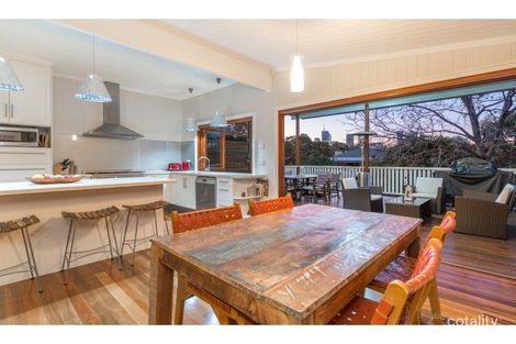 Property photo of 70 Sinclair Street Kangaroo Point QLD 4169