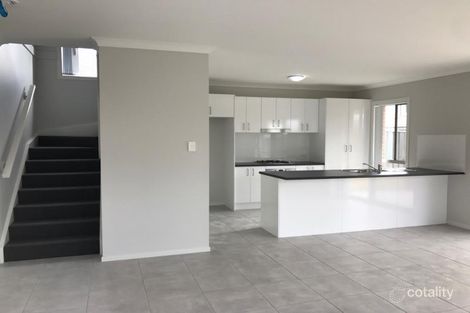 Property photo of 3 Oakmont Place Woongarrah NSW 2259