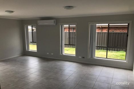 Property photo of 3 Oakmont Place Woongarrah NSW 2259