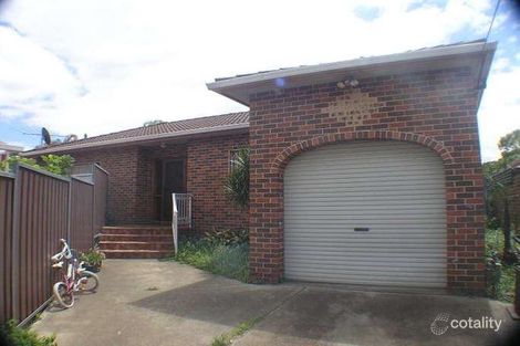 2b Bungalow Rd, Roselands, NSW 2196