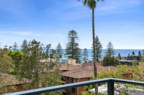 Property photo of 19 Collaroy Street Collaroy NSW 2097