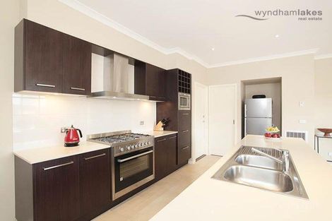 Property photo of 14 Creekside Boulevard Manor Lakes VIC 3024