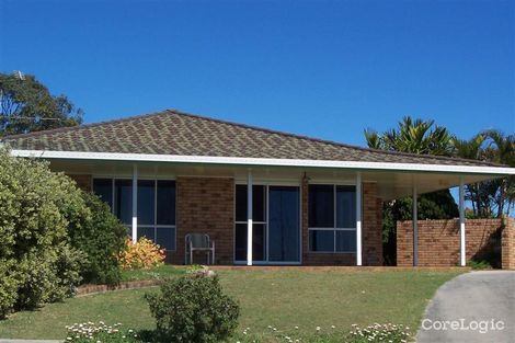 Property photo of 2 Acacia Circuit Yamba NSW 2464