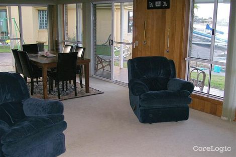 Property photo of 2 Acacia Circuit Yamba NSW 2464