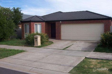 41 Grampians Way, Caroline Springs, VIC 3023