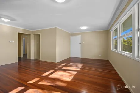 Property photo of 32 Flinders Drive Leichhardt QLD 4305