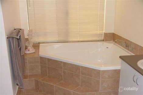 Property photo of 3 Majorca Elbow Hocking WA 6065