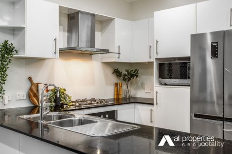 126a Peverell St, Hillcrest, QLD 4118