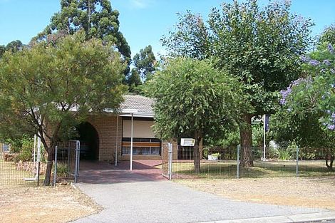 28 Phillip Gr, Kalamunda, WA 6076