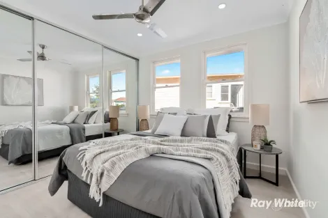 Property photo of 31 Gasmata Crescent Whalan NSW 2770