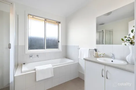 Property photo of 7 Mattei Court Evanston SA 5116