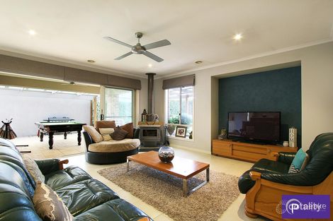 Property photo of 8 Hollyrood Drive Berwick VIC 3806