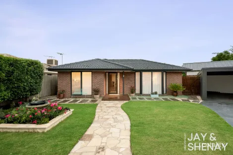 Property photo of 3 Irvine Close Endeavour Hills VIC 3802