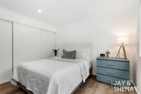 Property photo of 3 Irvine Close Endeavour Hills VIC 3802