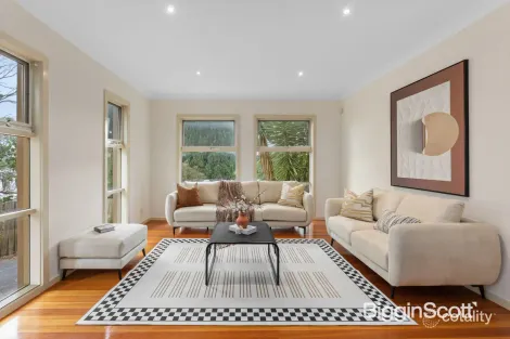 Property photo of 1/1 Arnold Grove Doncaster VIC 3108