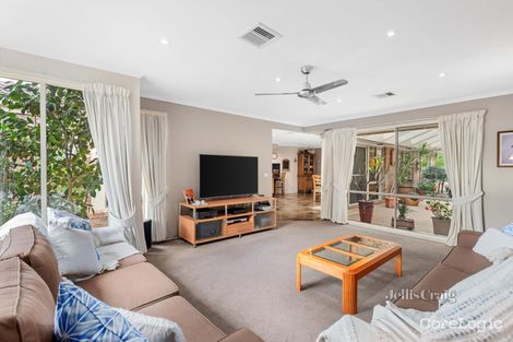 Property photo of 10 Kingfisher Place South Morang VIC 3752