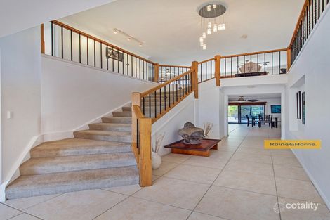 Property photo of 2 Dallow Crescent Helensvale QLD 4212